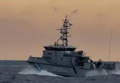 Çanakkale açıklarında hareketli anlar kamerada! Yunan botu, Türk teknesini taciz etti