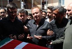 Saldırıda ölen öğretmenin eşi ve çocukları tabut başında gözyaşı döktü