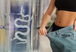 İnce bel uğruna parazit yuttular! Tarihin en kötü detoksu: Bağırsakta 'şerit kurdu' geziyor