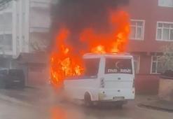 Kırıkkale'de yolcu minibüsü alev alev yandı