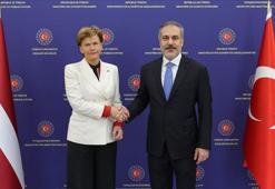 Dışişleri Bakanı Hakan Fidan, ADF marjında Letonya Dışişleri Bakanı Braze ile görüştü