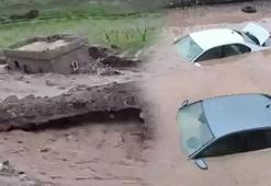 Meteoroloji uyarmıştı! Sel bir evi yuttu, araçlar sulara kapılıp sürüklendi