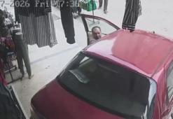 El freni çekilmeyen otomobil, mağazaya girmek üzereyken durduruldu