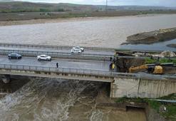 Batman'da çökme meydana gelen kara yolu ulaşıma kapatıldı