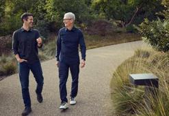 Apple'da bir dönem sona erdi: Tim Cook, CEO koltuğunu John Ternus’a devretti