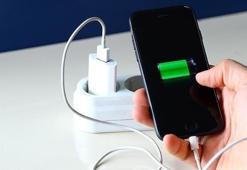 2027’den itibaren telefon bataryaları değiştirilebilir olacak