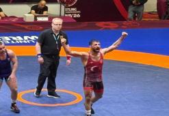 Murat Fırat, Avrupa Güreş Şampiyonası'nda finale yükseldi