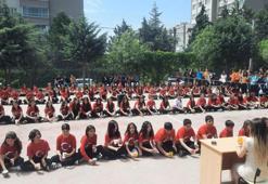 9 kişinin hayatını kaybettiği Ayser Çalık Ortaokulu'nda sessiz 23 Nisan