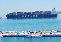 Çanakkale Boğazı'nda arızalanan gemi güvenli bölgeye çekildi