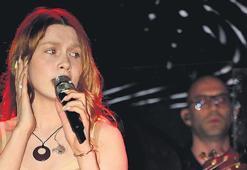 ‘Yeni bir Aleyna doğuyor’