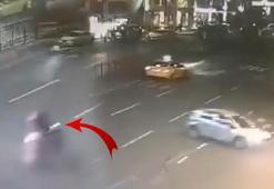 Şişhane’de korkunç kaza! Motosiklet durağa daldı: 1 ölü, 3 yaralı