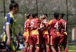 Kadın Futbol Süper Ligi'nde inanılmaz derbi! Fenerbahçe son dakikada Galatasaray'a yenildi