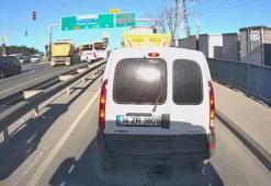 Arnavutköy'de hafriyat kamyonunun servis minibüsüne çarpması kamerada