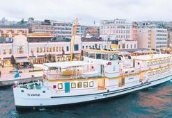 Sanatın kalbi vapurda atıyor