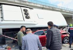 Bartın’da feci kaza! Halk otobüsü otomobilin üzerine devrildi: Çok sayıda yaralı var