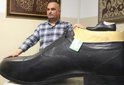 Türkiye'nin giyilebilir en büyük ayakkabısı ortaya çıktı! Tam 222 numara
