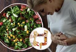 Bir tabak gazlı yiyecekle besleniyorlar! 'Gaz salatası' zayıflatıyor mu bağırsakları mı zorluyor?