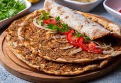 Ev yapımı kolay lahmacun tarifi! Hamuru çıtır çıtır oluyor
