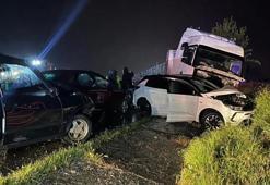 Uşak’ta feci kaza! 7 araç birbirine girdi: 4 ölü 17 yaralı