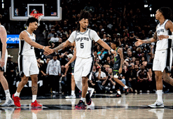 NBA'de Spurs, Timberwolves’u yendi seri 1-1 oldu!