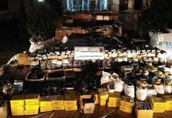 Adana'da dev operasyon! Milyonlarca liralık kaçak ürün ele geçirildi
