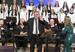 Okul müdürünün söylediği şarkıyı milyonlar izledi! Profesyonel kaydı da ortaya çıktı
