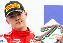Alp Aksoy'dan Formula 1 yolunda hızlı başlangıç! İlk Formula 4 hafta sonunda 2 galibiyet