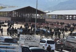 Van’daki hayvan pazarında ortalık savaş alanına döndü! Silahlı kavga faciayla bitti: 1 ölü, 13 yaralı