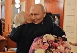 Rusya Devlet Başkanı Putin'den dikkat çeken jest! Yıllar sonra buluştular, çarpıcı anlar