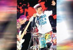 Red Hot Chili Peppers kataloğunu 300 milyona sattı