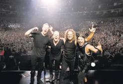 Metallica üyeleri Kirk Hammett ve Robert Trujillo, Türkiye'ye geldi! 'İlhamlar topluyoruz'