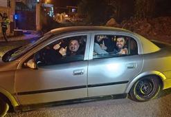 Sanki sihirbaz kutusu! Kütahya’da 5 kişilik otomobilden 8 üniversiteli döküldü