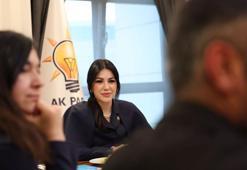 AK Partili Ayan gazetecilerle bir araya geldi