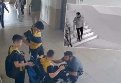 Yürekleri ısıtan görüntü... Bedensel engelli öğrencisini sırtında taşıdı