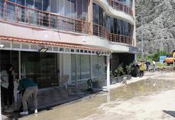 Amasya'da Yeşilırmak taştı, evleri ve tarım alanlarını su bastı