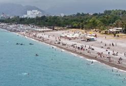 Antalya'da turizm sezonu açıldı; plajda 1 günün maliyeti 1500 TL