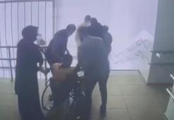 Malatya’daki depremde yürekleri ısıtan anlar! Görme engelli öğrenciyi kucaklarında taşıdılar