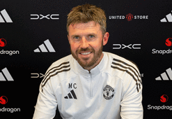 Manchester United, Michael Carrick ile sözleşme uzattı!