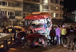 Giresun’da feci kaza! TIR, iki otomobile çarptı: 5 ölü, 6 yaralı