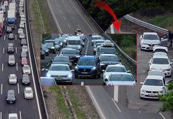 9 günlük tatil başladı, milyonlarca kişi yolda! İşte trafiğin kilitlendi noktalar