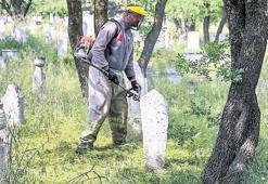 Kabristanlarda geniş çaplı seferberlik