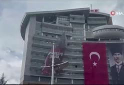 Özel'in CHP Genel Merkezi'ndeki afişi indirildi