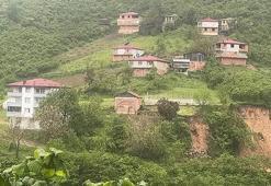 Giresun'da heyelan paniği! 11 ev boşaltıldı