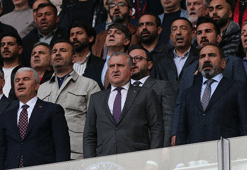 Bakan Bak'tan Süper Lig'e yükselen Çorum FK'ye tebrik