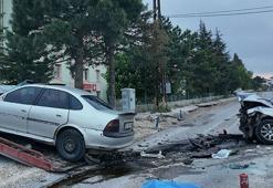 Niğde'de feci kaza! İki otomobil hurdaya döndü: 2 ölü, 2 yaralı