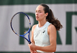 Milli tenisçi Zeynep Sönmez'den Roland Garros'a erken veda!