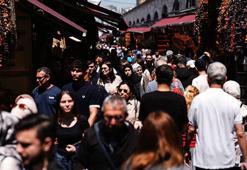 Bayram öncesi Eminönü’nde insan seli! Çarşıda adım atacak yer kalmadı