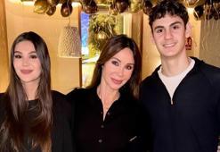 İrem ve Ömer annelerinin boyunu geçti! Demet Şener kızı ve oğluyla poz verdi
