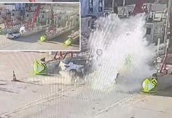 Tekirdağ'da korkunç kaza kamerada! Otoyol gişelerine çarpan otomobildeki karı-kocayı ölüm ayırdı