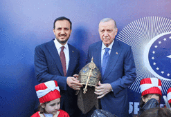 Cumhurbaşkanı Erdoğan'a özel hazırlanan miğfer hediye edildi